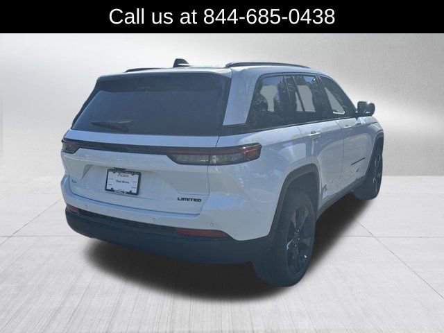 New 2025 Jeep Grand Cherokee Limited w/ Black Appearance Package image 5