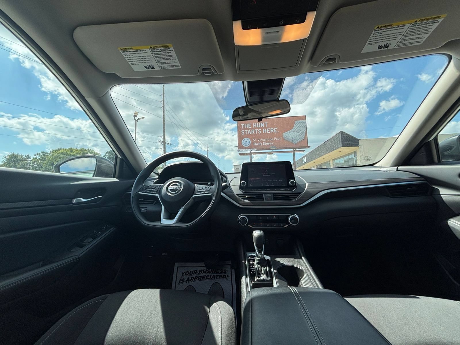 Used 2025 Nissan Altima 2.5 SV FWD image 32