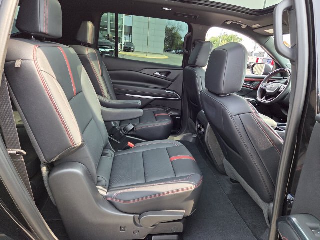 Used 2026 Chevrolet Traverse RS FWD image 16