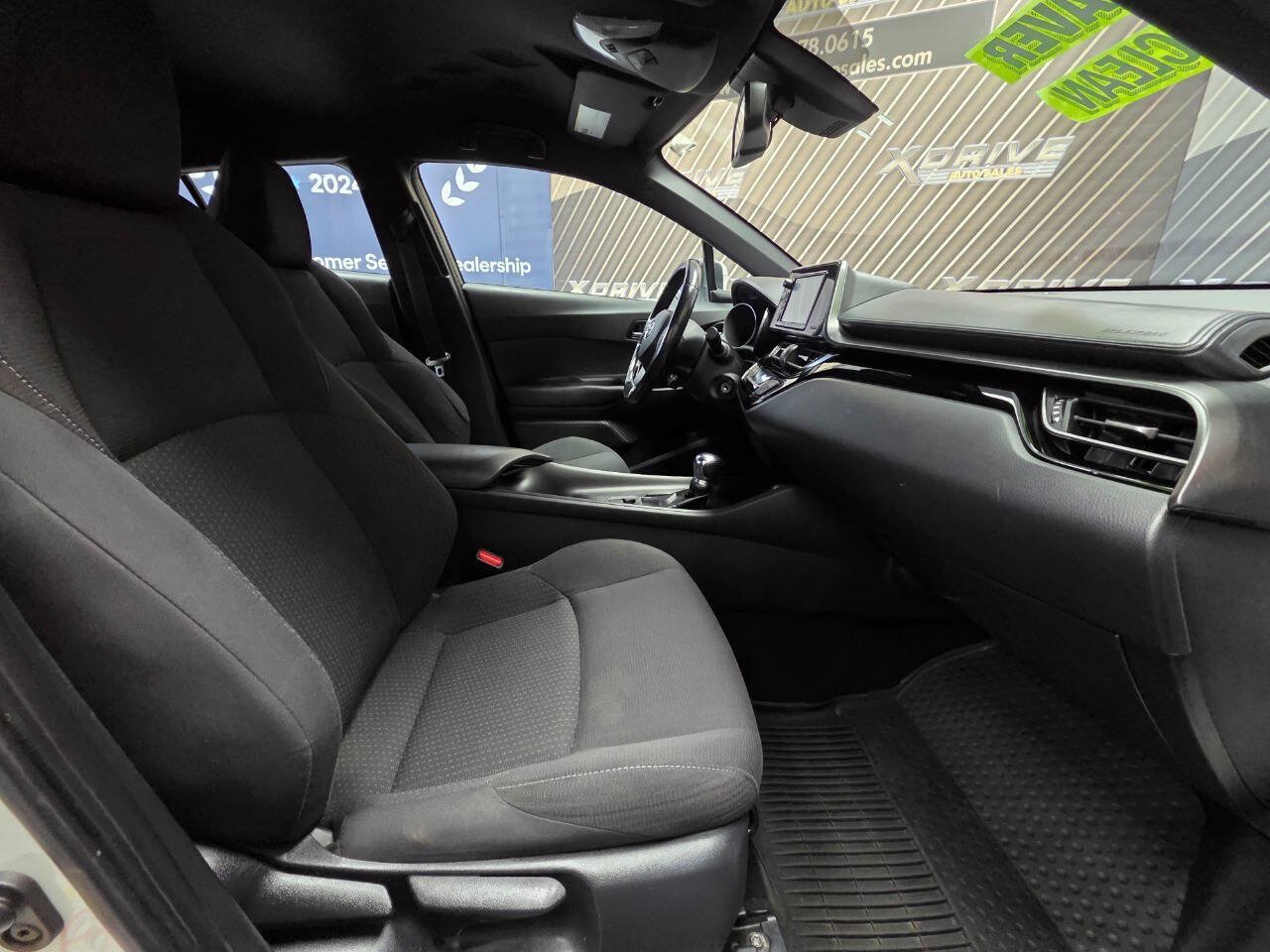 Used 2018 Toyota C-HR XLE FWD image 23