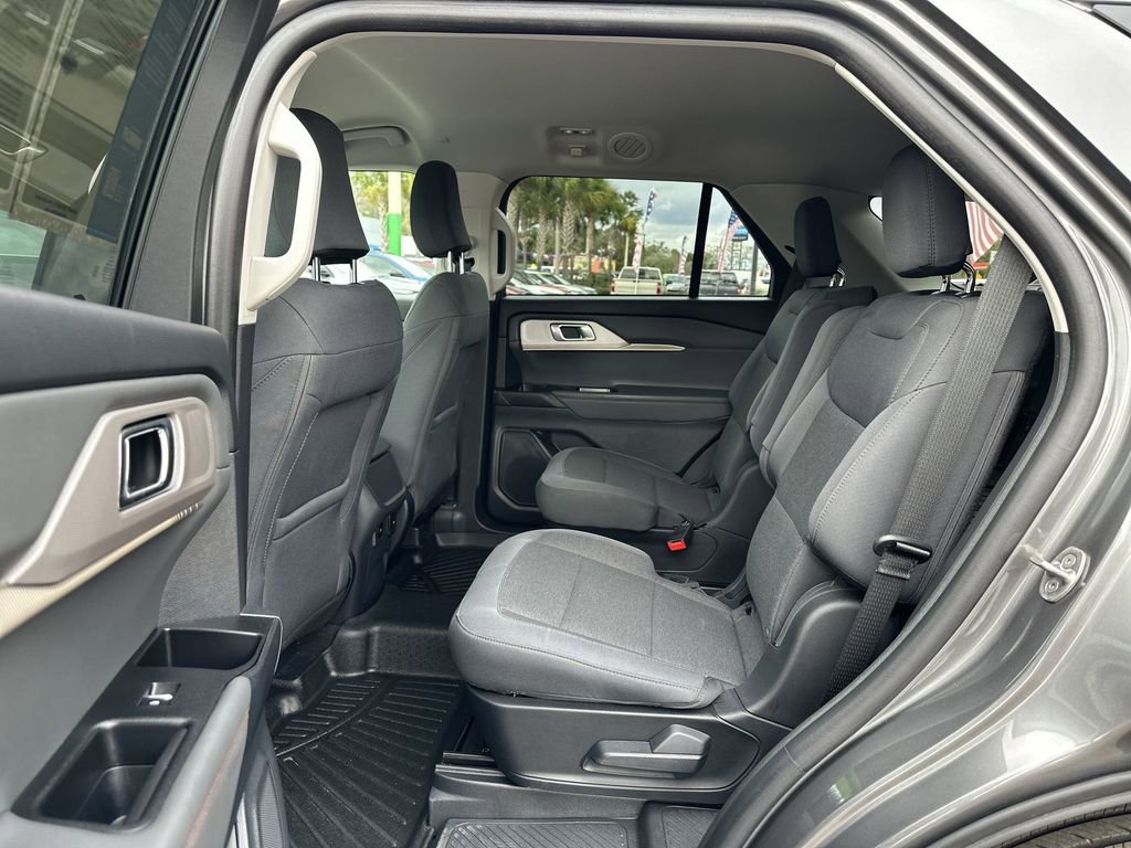 Used 2025 Ford Explorer Active image 27