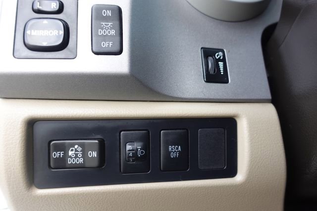 Used 2010 Toyota Tundra 4x4 Double Cab image 17