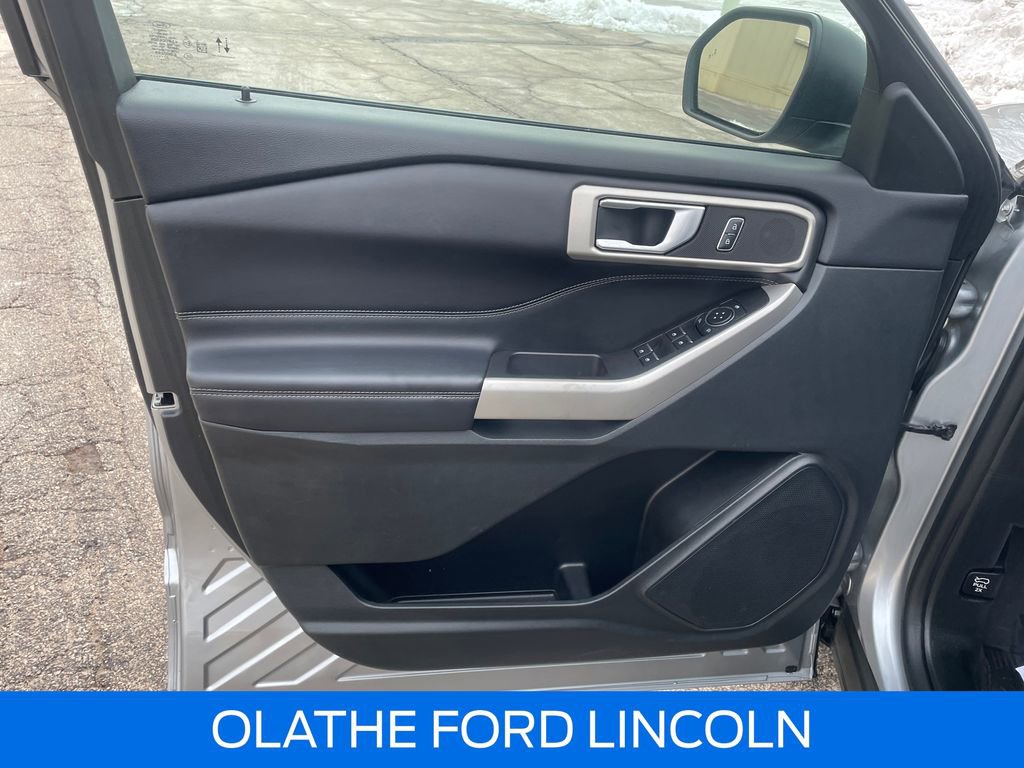 Used 2023 Ford Explorer XLT w/ Equipment Group 202A image 21
