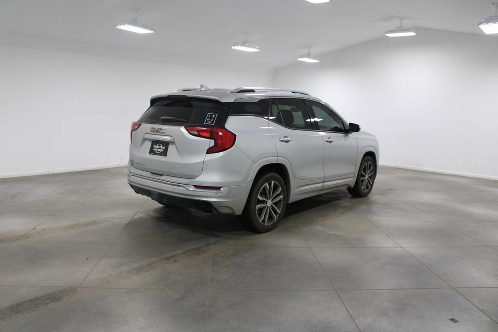Used 2018 GMC Terrain Denali w/ Comfort Package image 9