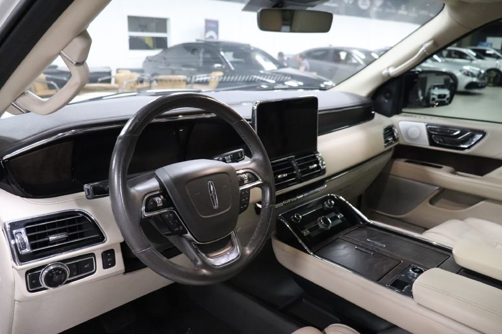Used 2021 Lincoln Navigator Reserve w/ Luxury Package image 13