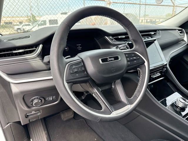 Used 2023 Jeep Grand Cherokee L Laredo AWD/4WD image 8