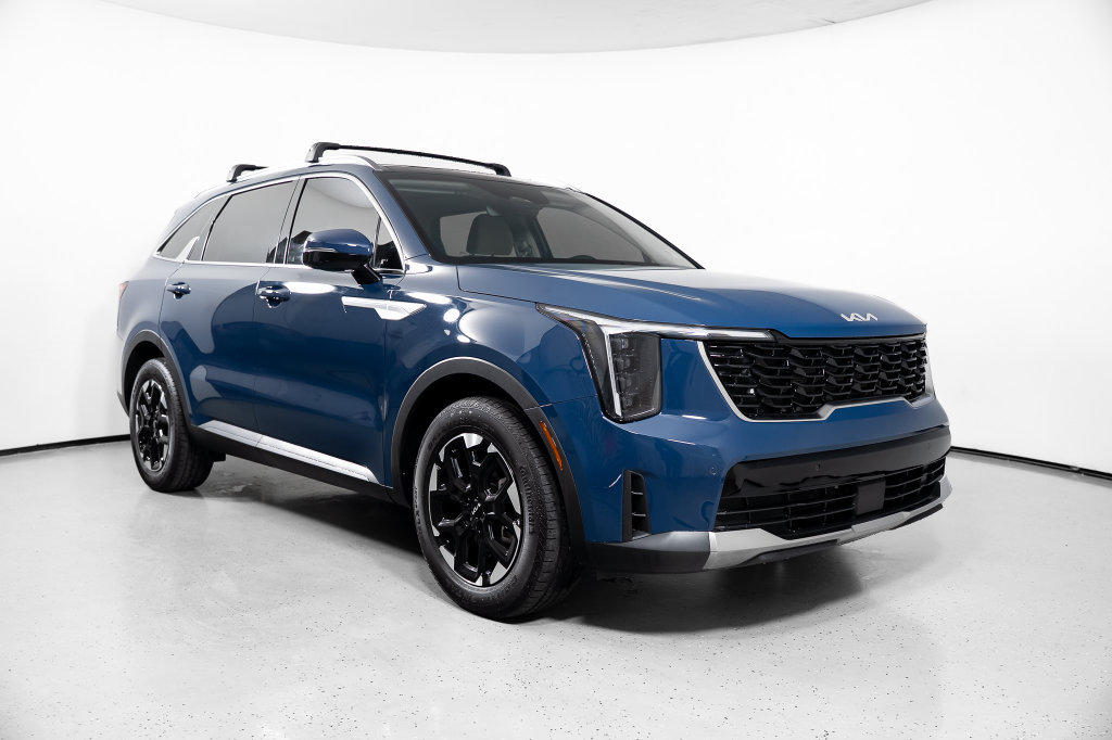 Used 2025 Kia Sorento S w/ Panoramic Sunroof Package FWD image 2