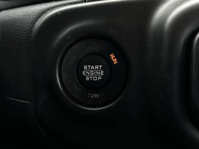 Used 2018 Jeep Wrangler Unlimited Sahara AWD/4WD image 23