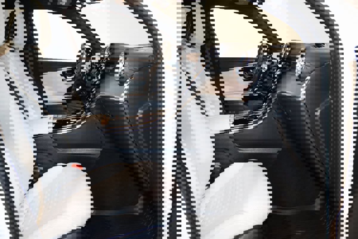 Used 2025 Mercedes-Benz GLC 300 4MATIC Coupe image 73