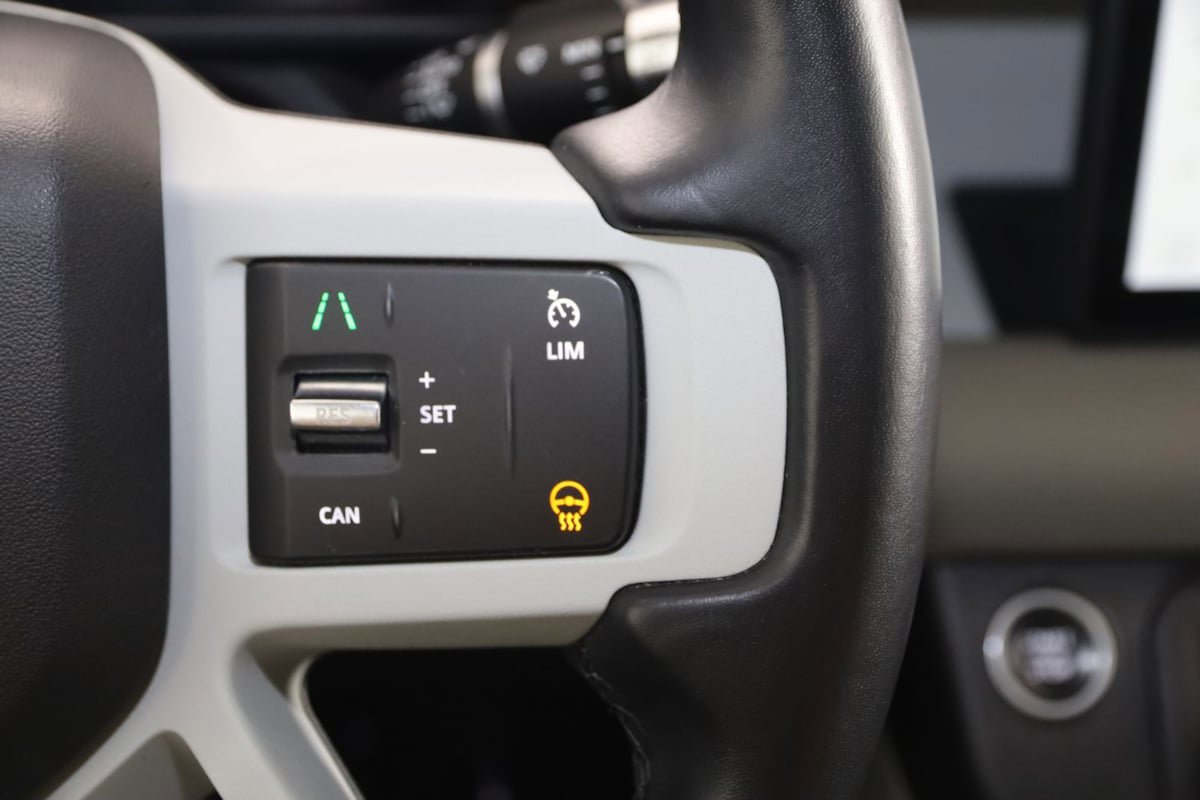 Used 2020 Land Rover Defender 110 First Edition AWD/4WD image 36