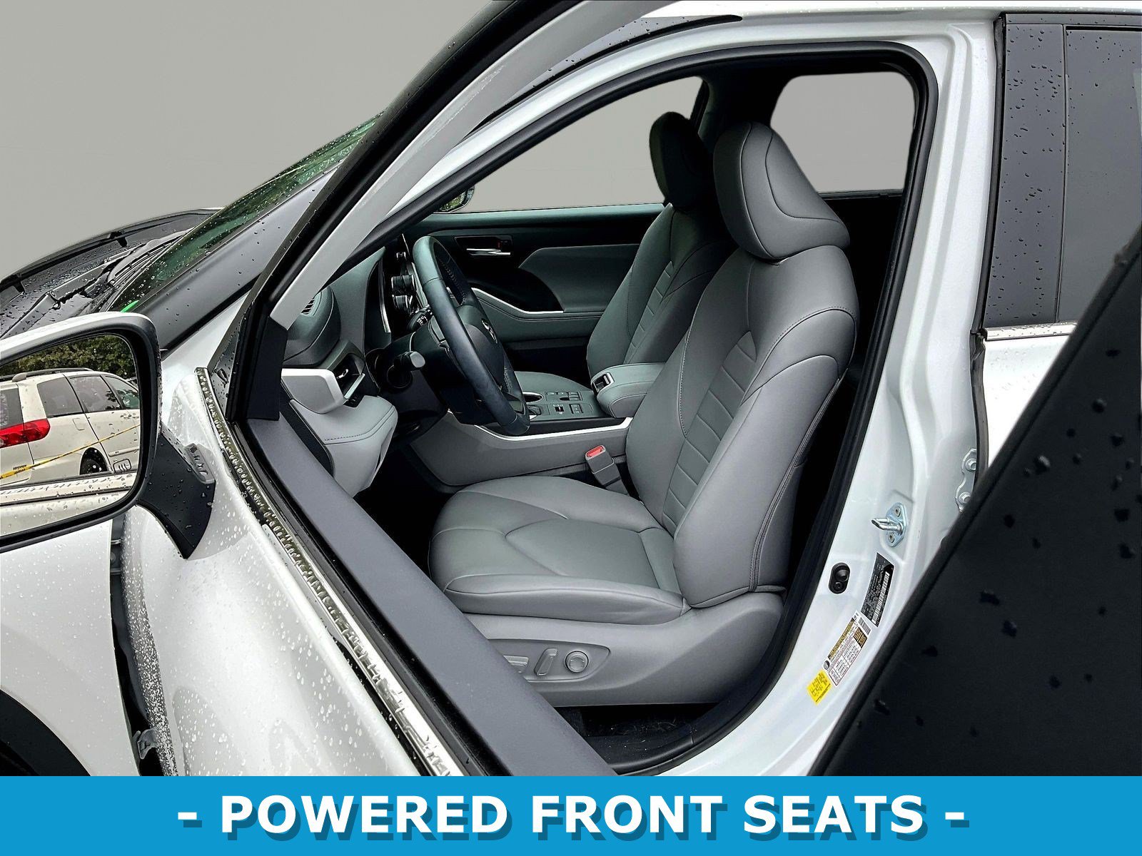 Used 2024 Toyota Highlander XLE AWD/4WD image 21