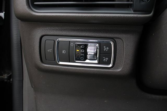 Used 2020 Lincoln Corsair Reserve w/ Equipment Group 201A image 10