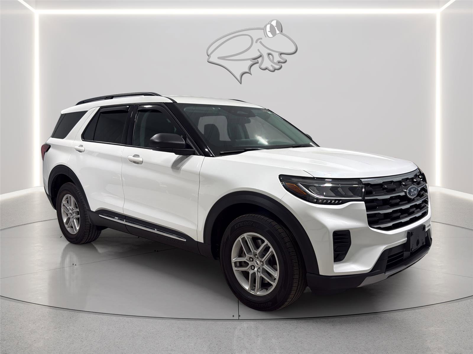 Used 2025 Ford Explorer Active AWD/4WD image 7