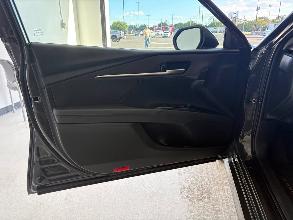 Used 2025 Toyota Camry LE FWD image 26