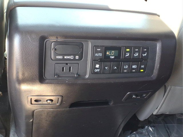 Used 2016 Toyota Sequoia Platinum AWD/4WD image 17