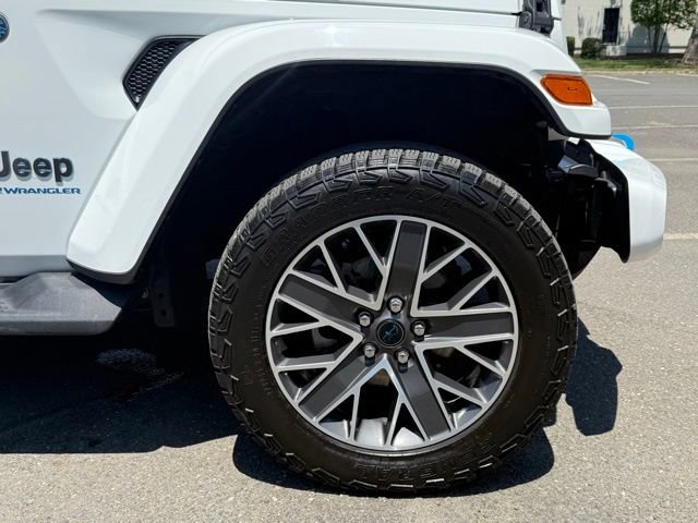 Used 2024 Jeep Wrangler High Altitude AWD/4WD image 18