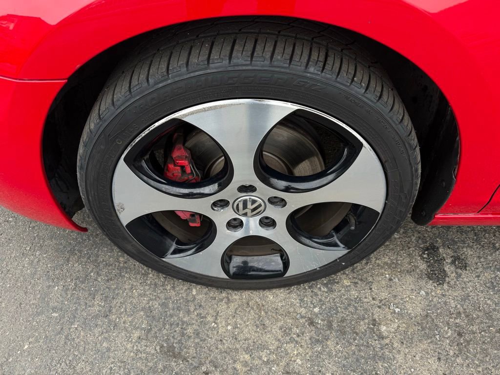 Used 2011 Volkswagen Golf 4-Door image 8