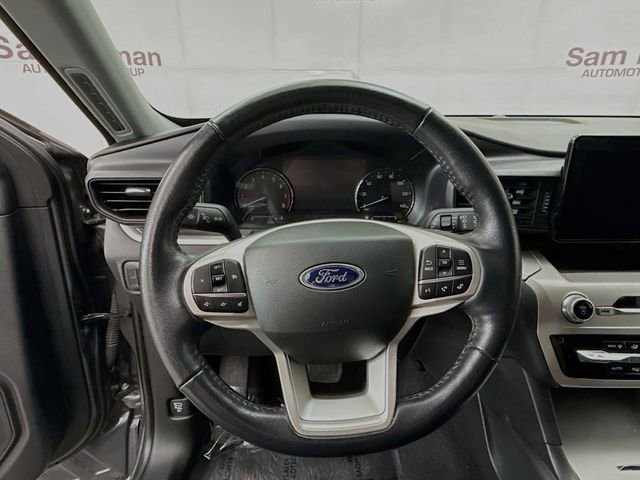 Used 2023 Ford Explorer XLT image 11