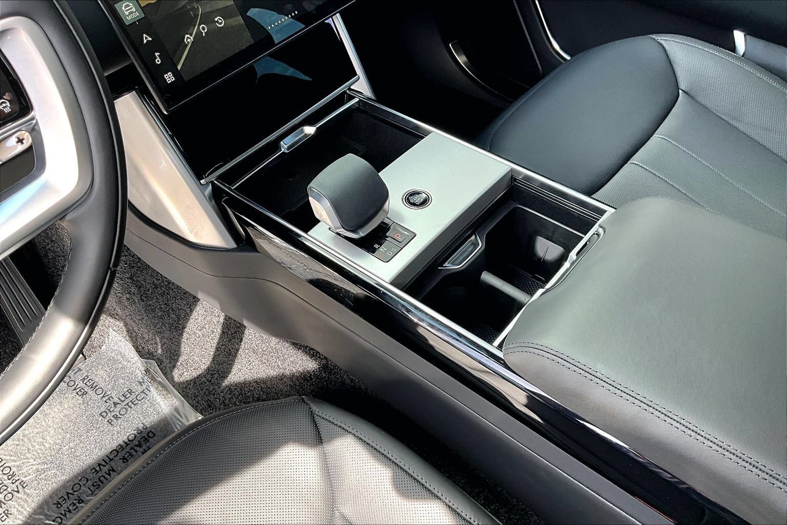 New 2026 Land Rover Range Rover SE AWD/4WD image 8