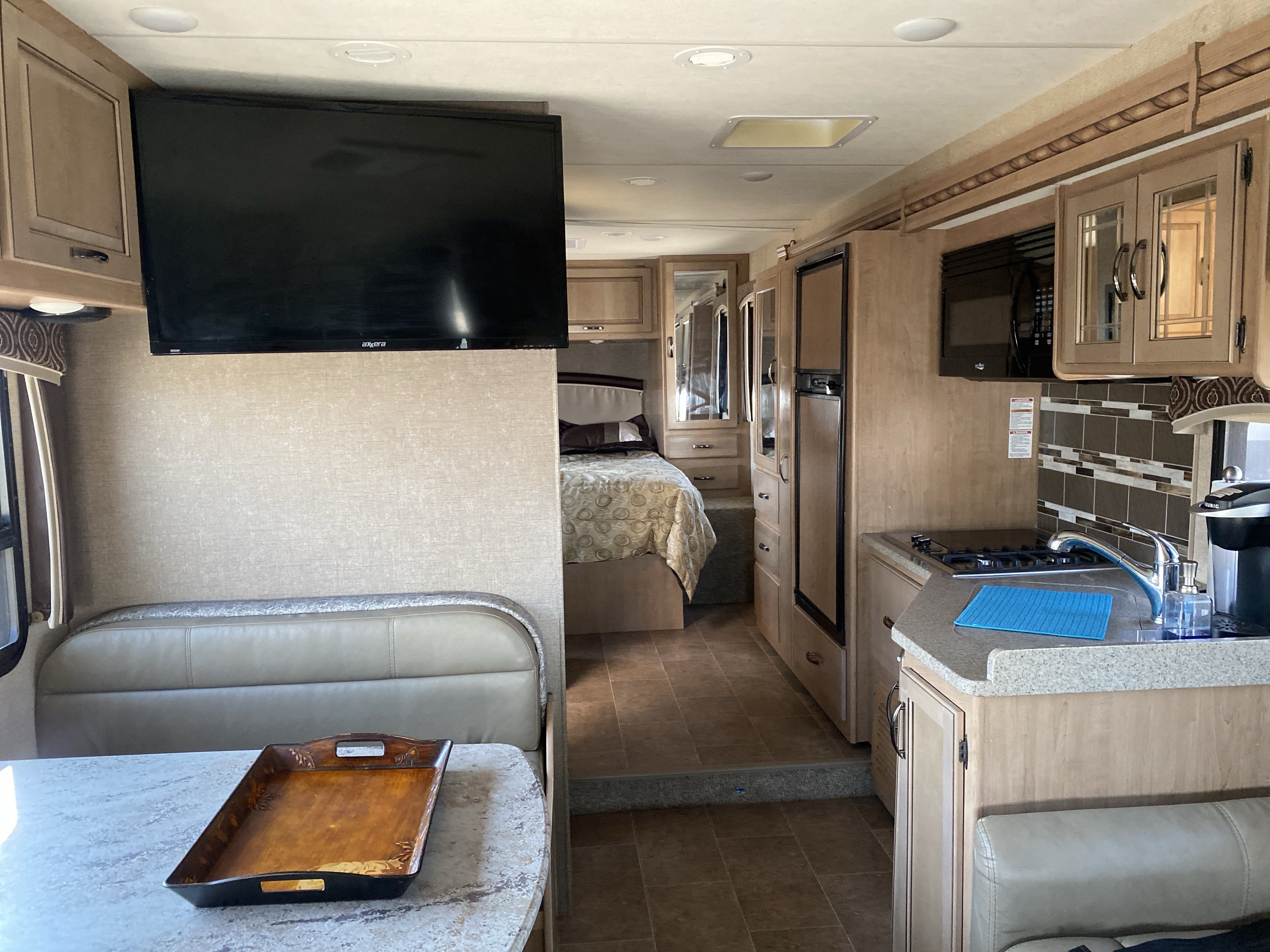 Used 2017 Ford E-450 and Econoline 450 Super Duty w/ Motorhome Prep Package RWD image 9