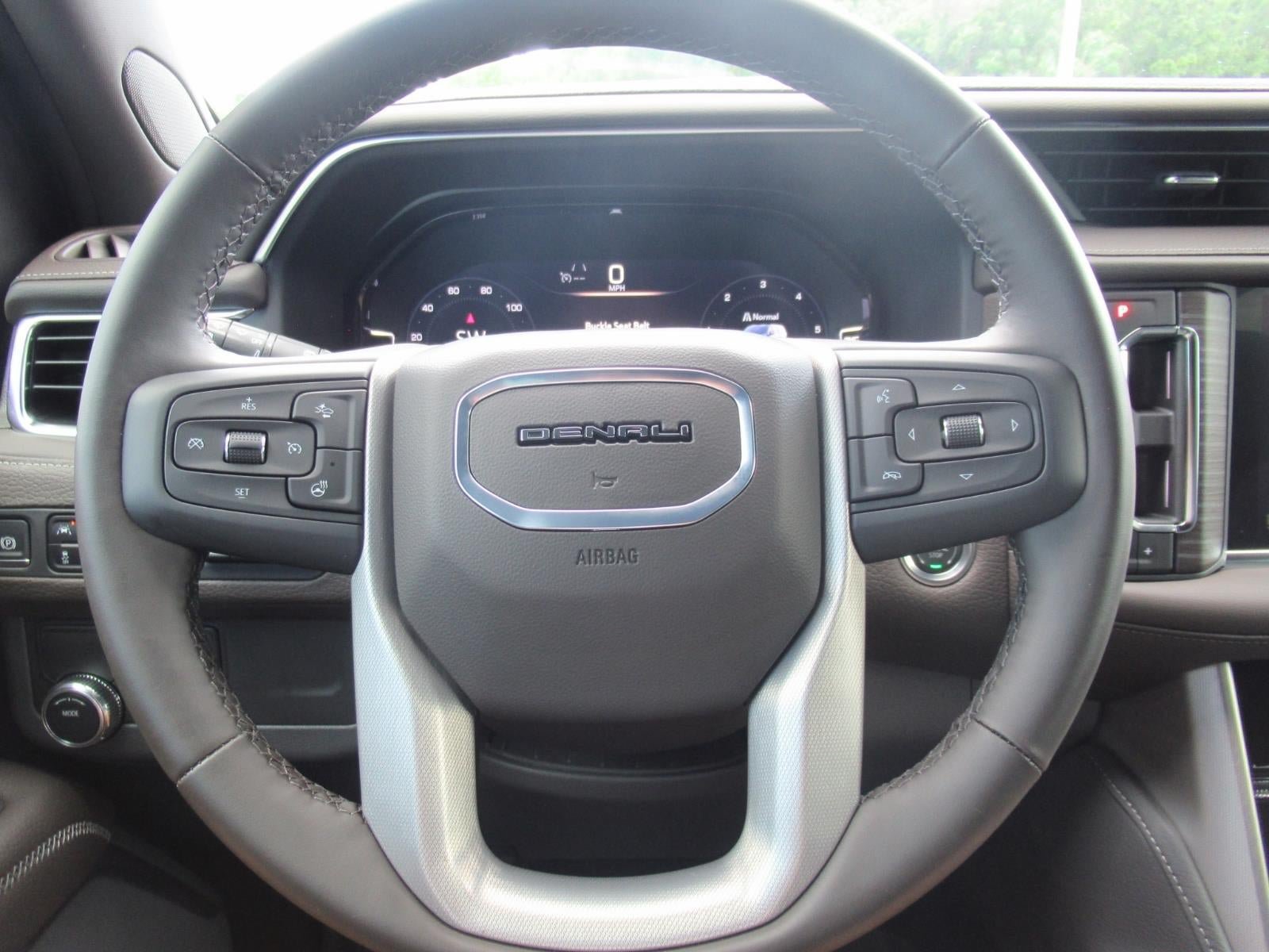 Used 2024 GMC Yukon XL Denali RWD image 23
