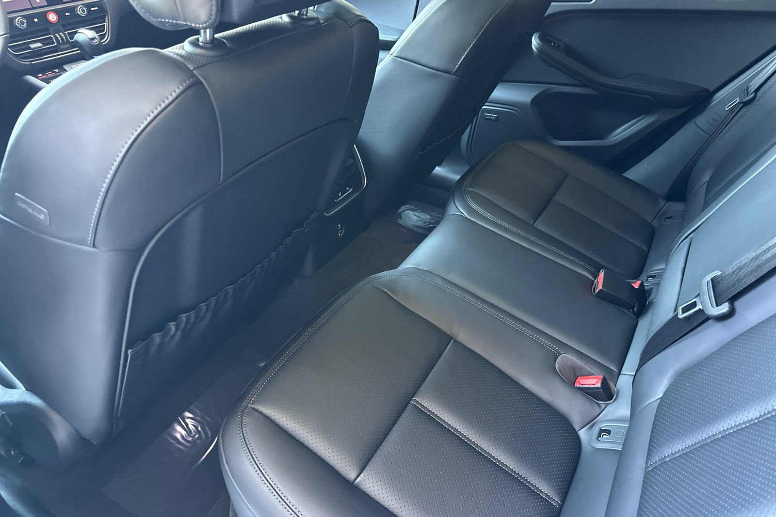 New 2026 Porsche Macan AWD/4WD image 15