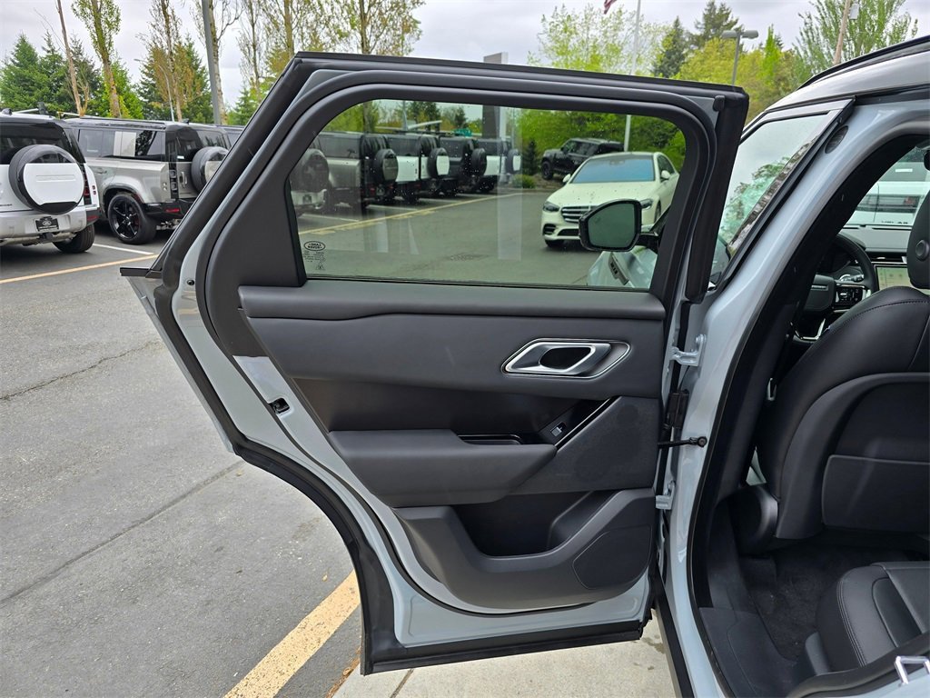 New 2026 Land Rover Range Rover Velar Dynamic SE image 24