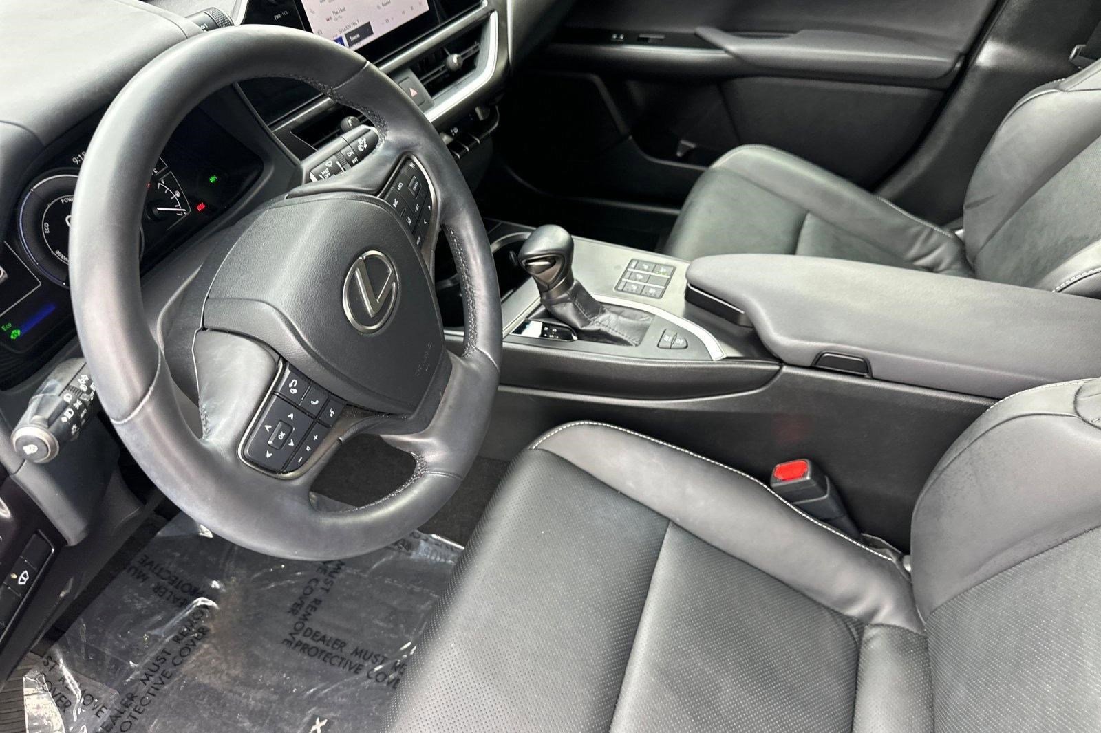 Certified 2024 Lexus UX 250h F Sport FWD image 4