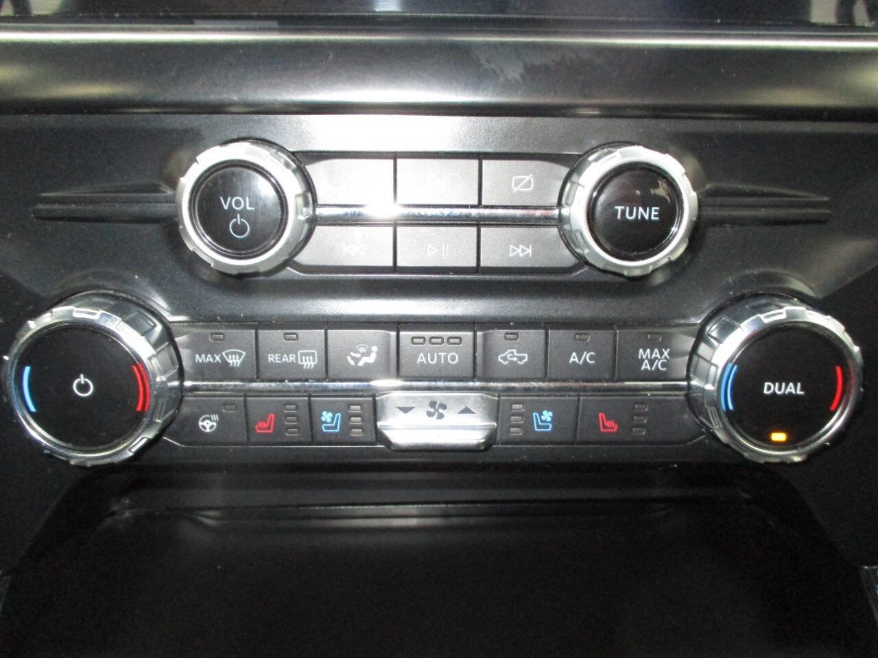 Used 2022 Ford F150 Lariat w/ Equipment Group 502A High image 11