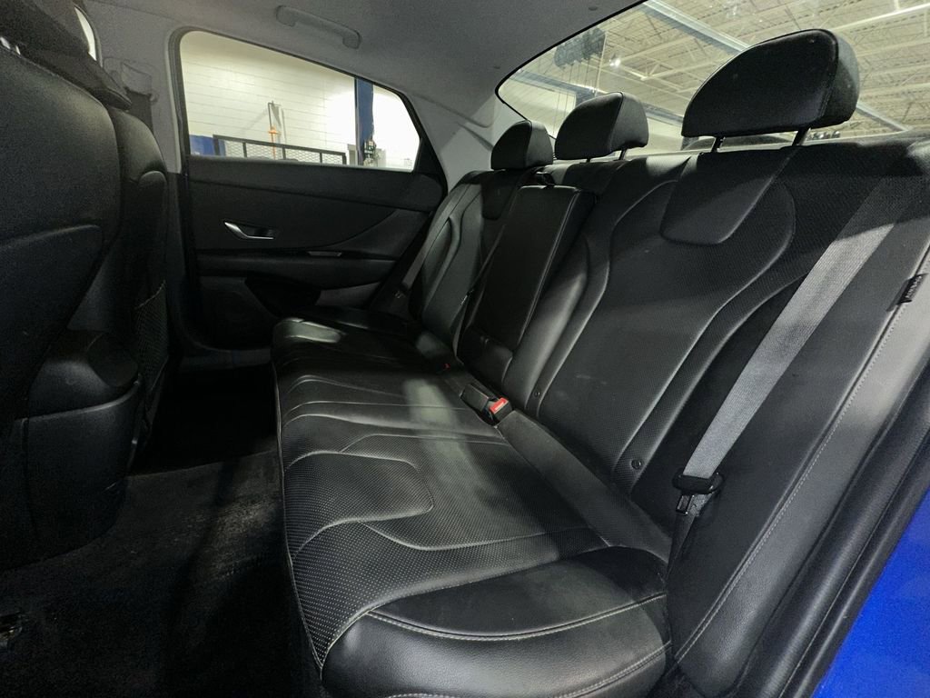 Used 2024 Hyundai Elantra Limited image 25