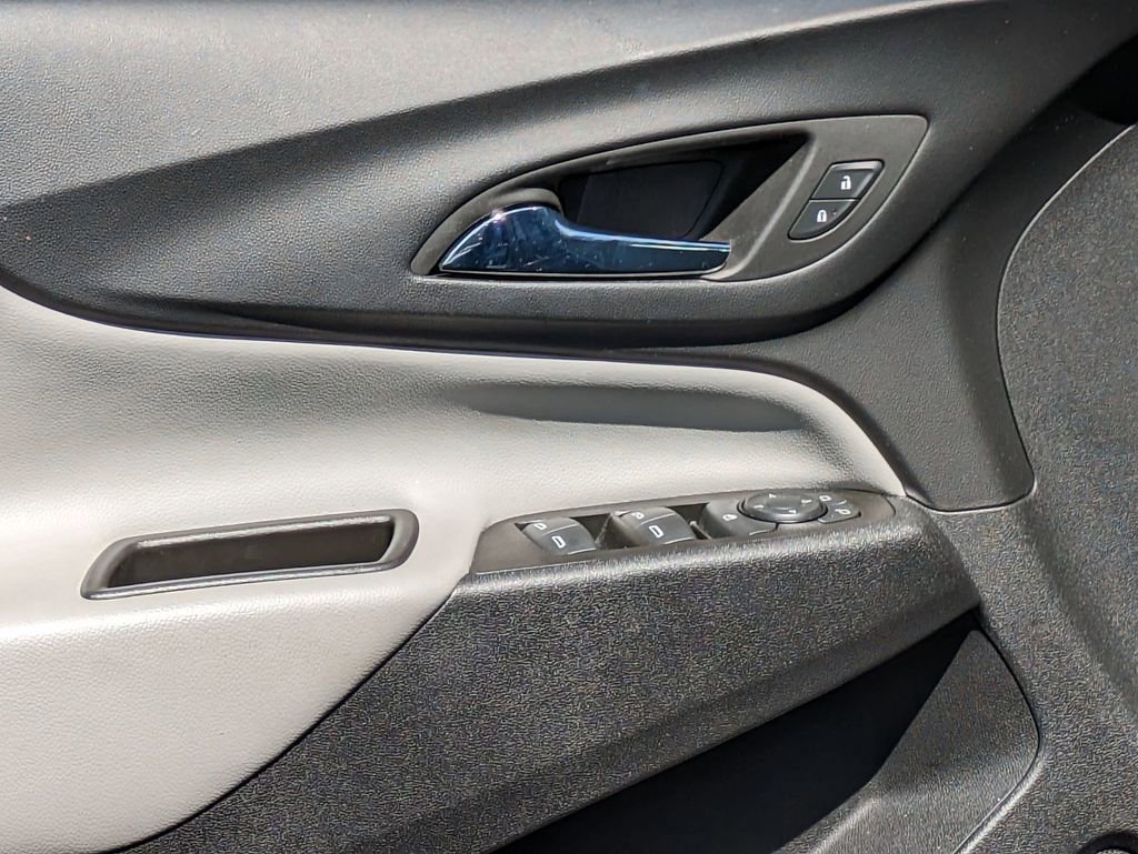 Used 2023 Chevrolet Equinox LS image 10