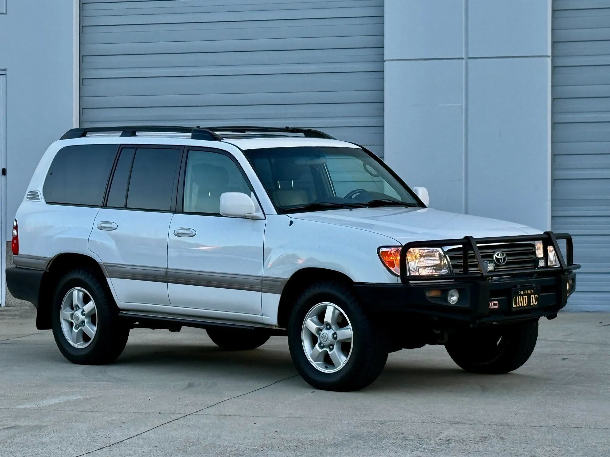 Used 2005 Toyota Land Cruiser w/ Convenience Pkg AWD/4WD image 19