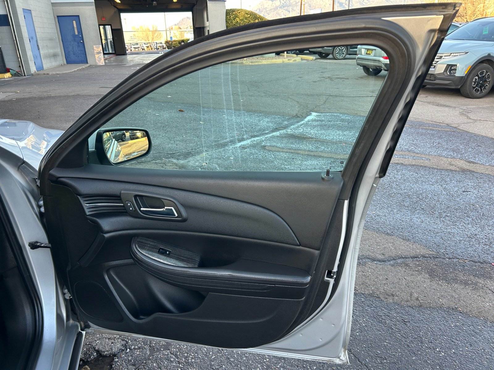 Used 2014 Chevrolet Malibu LT w/ Power Convenience Package image 32