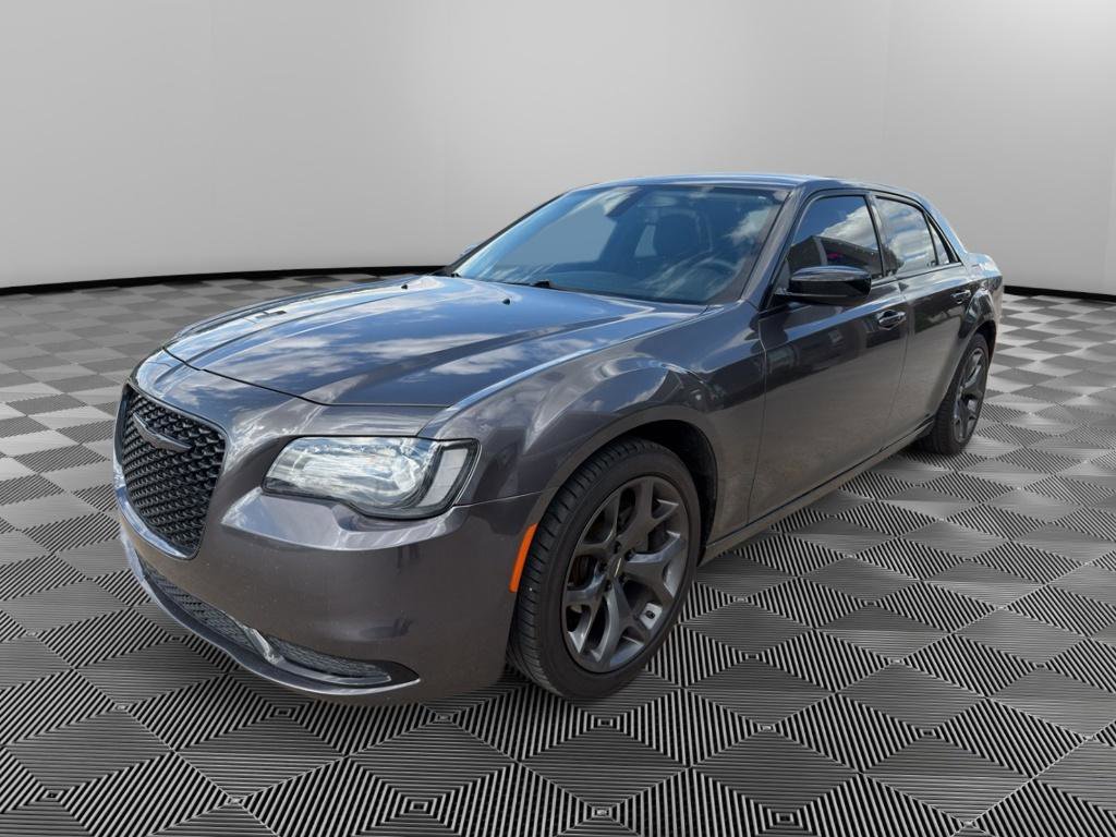 Used 2022 Chrysler 300 Touring w/ Sport Appearance Package RWD image 7