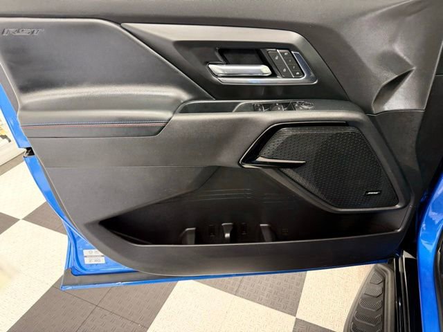 Used 2025 Chevrolet Silverado EV RST AWD/4WD image 15