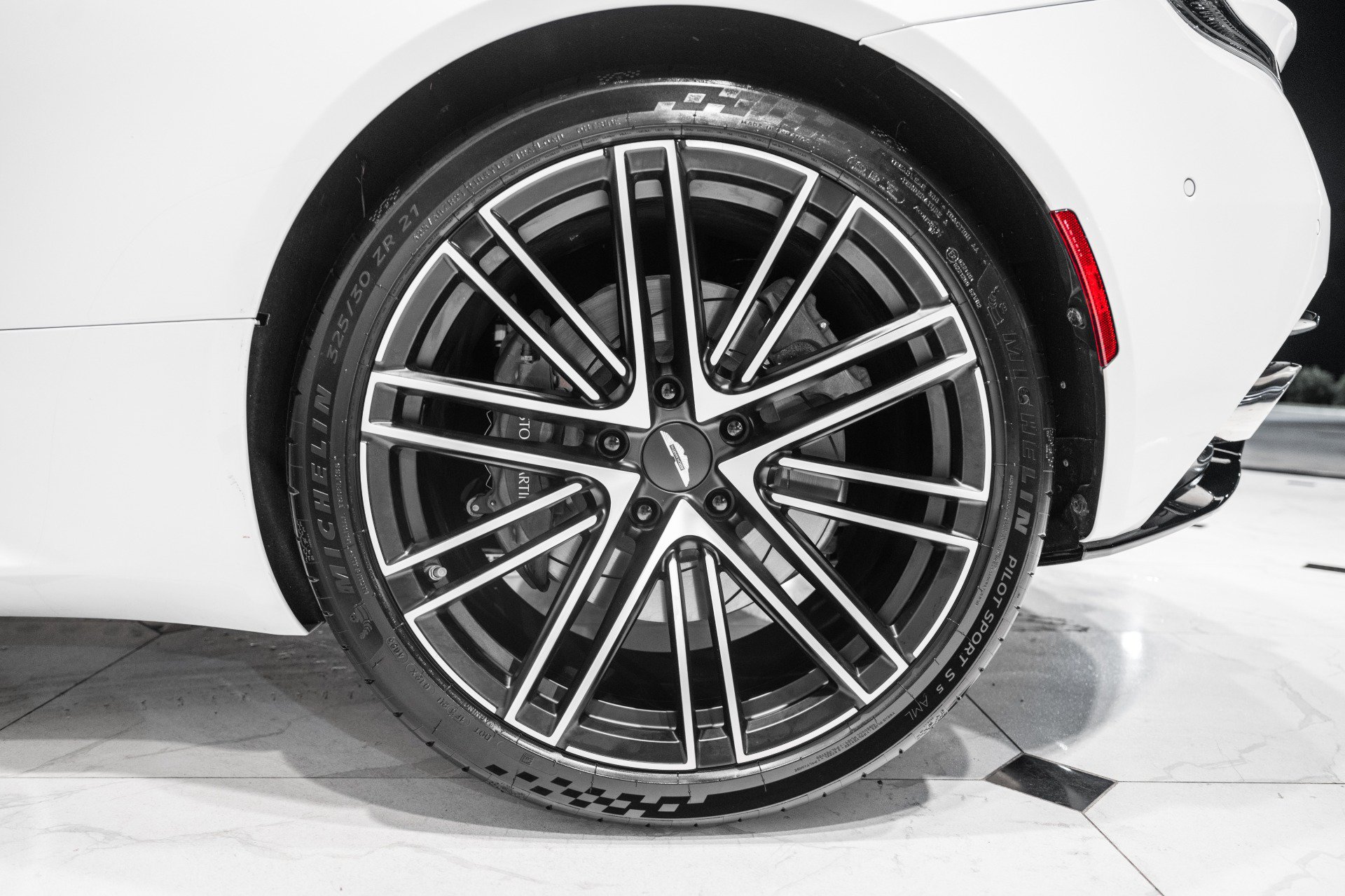Used 2024 Aston Martin DB12 Coupe RWD image 45
