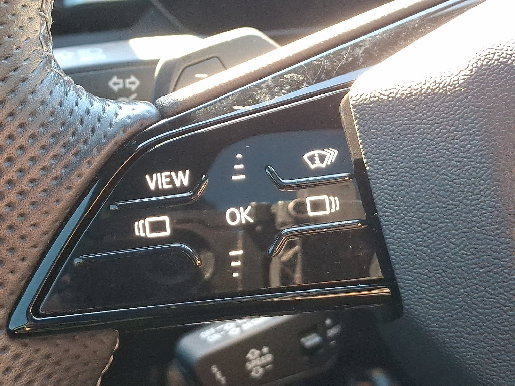 Certified 2025 Audi SQ6 e-tron Prestige AWD/4WD image 22