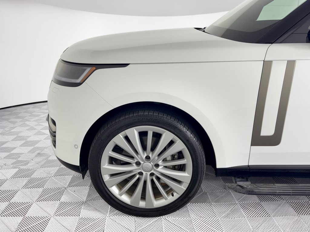 Used 2025 Land Rover Range Rover Long Wheelbase SE AWD/4WD image 13