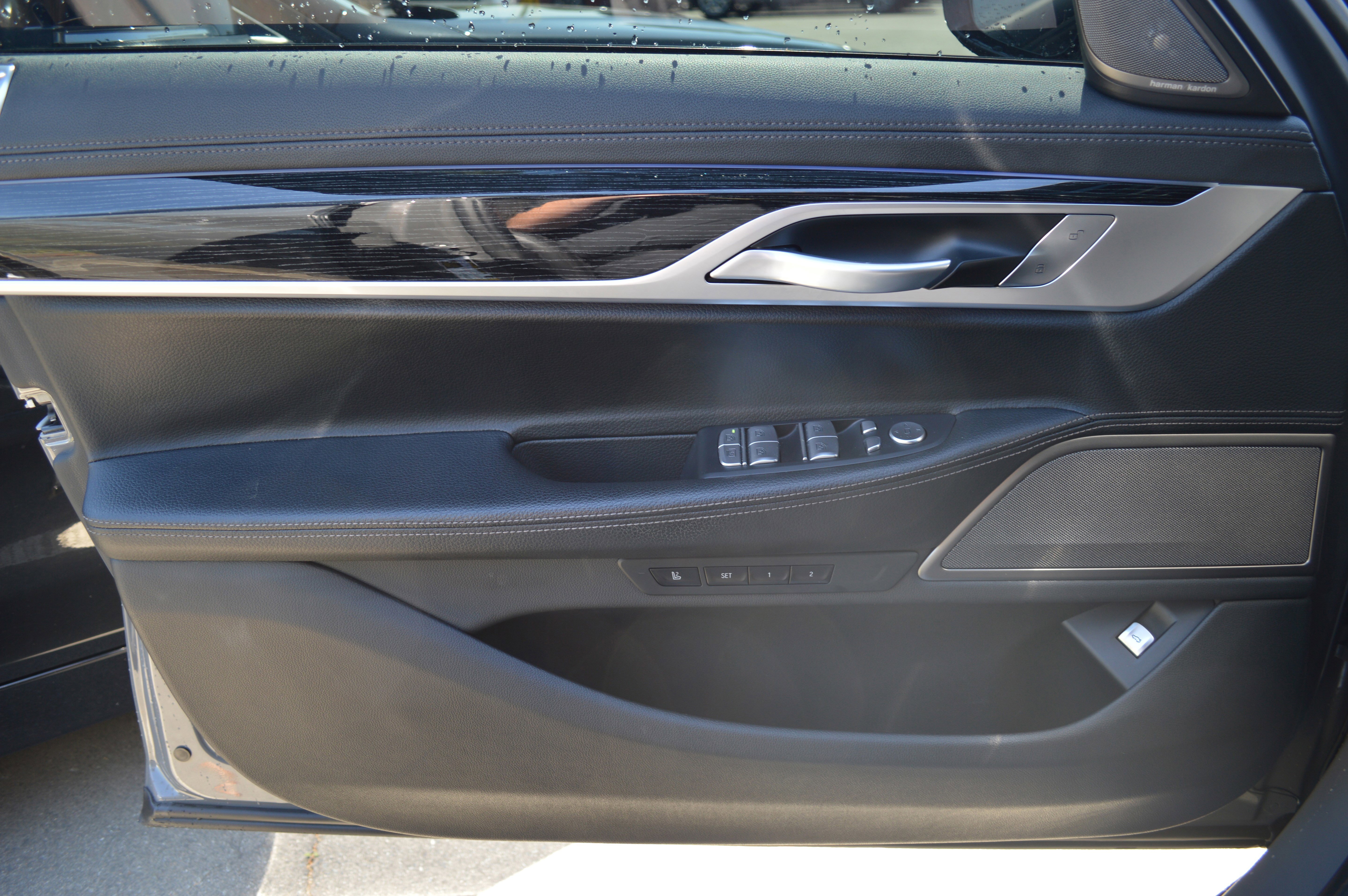 Used 2022 BMW 740i w/ M Sport Package image 12