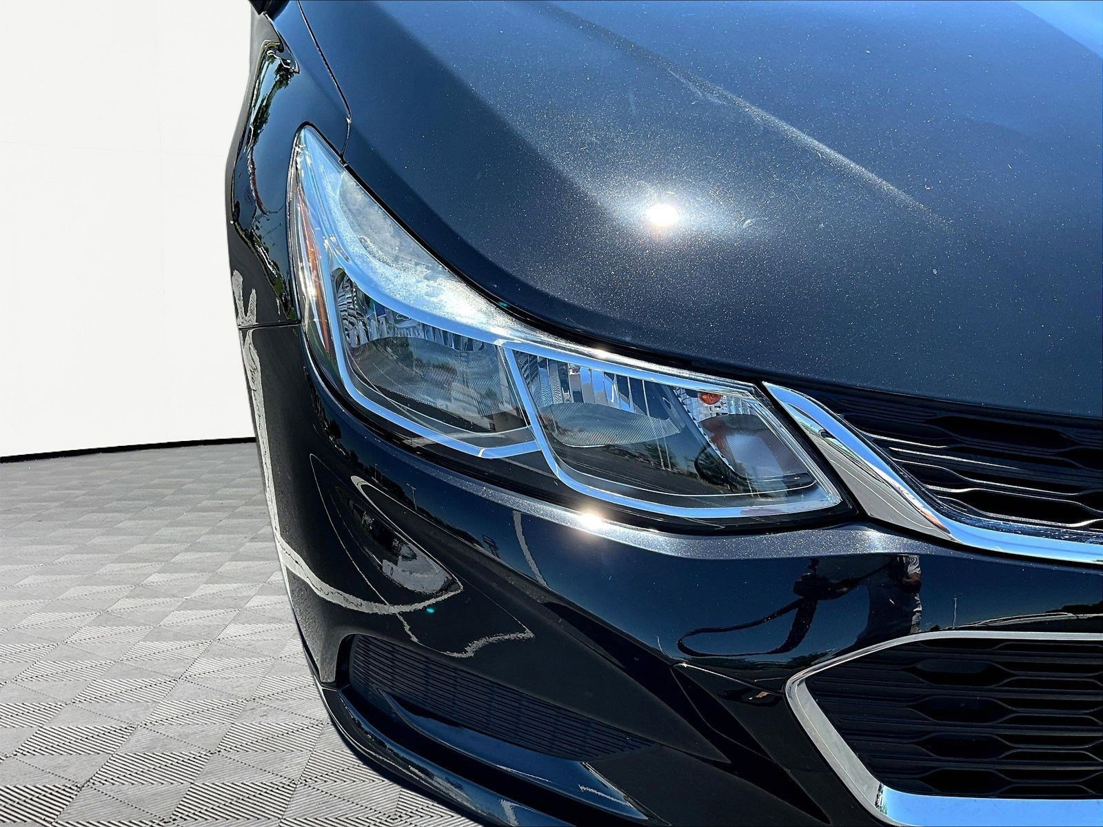 Used 2018 Chevrolet Cruze LS FWD image 28