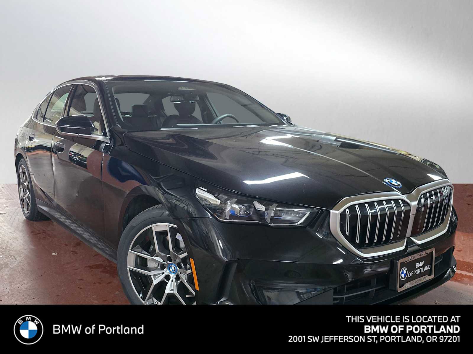 Used 2025 BMW i5 xDrive40 w/ Premium Package image 1