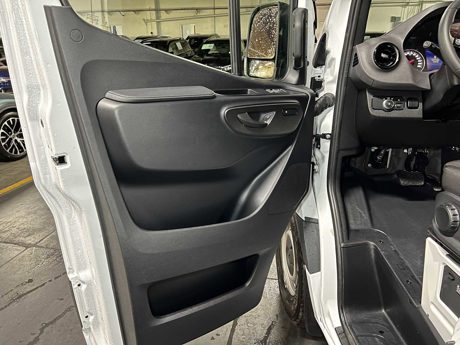 Used 2025 Mercedes-Benz Sprinter 2500 image 19