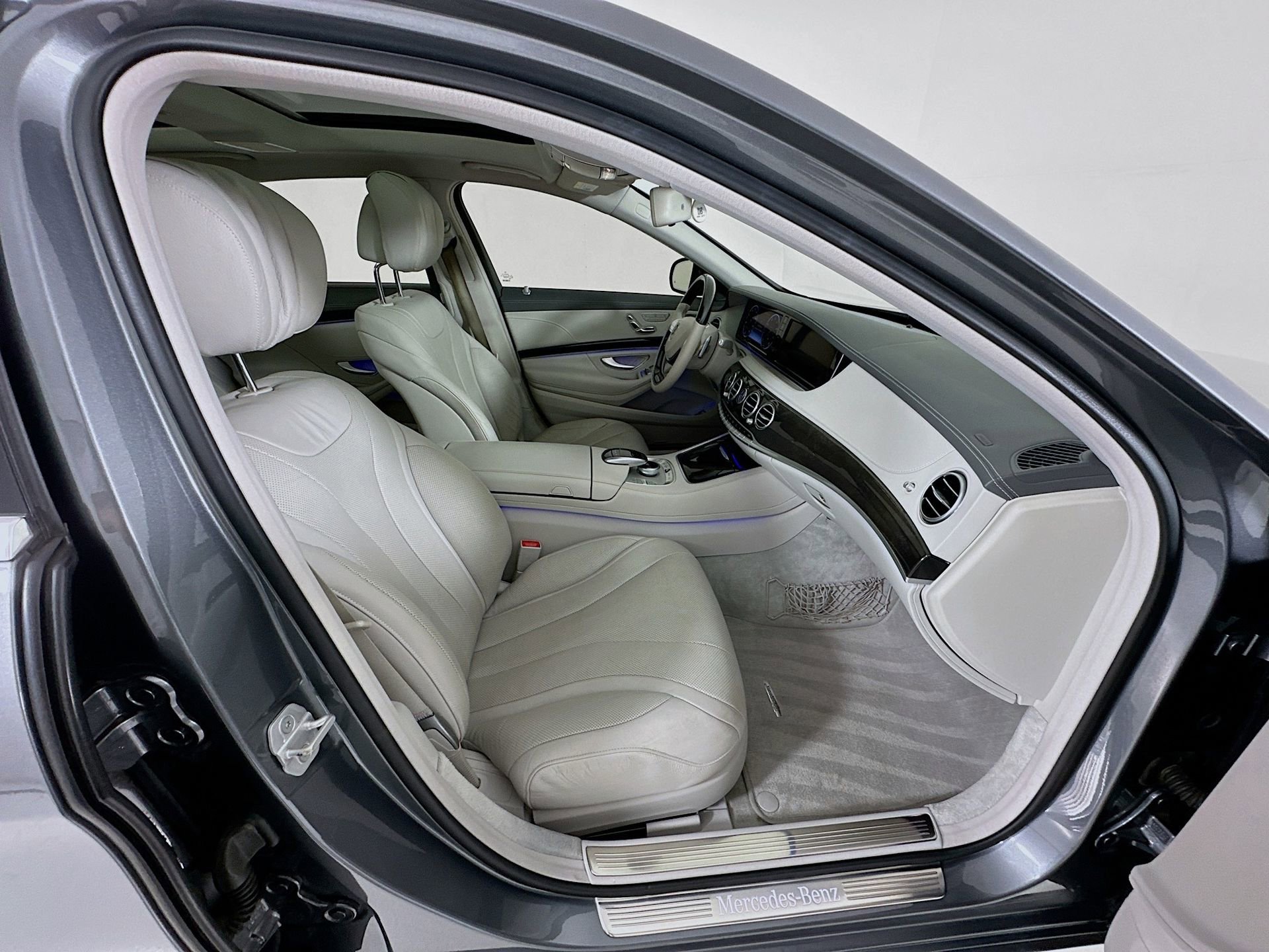 Used 2017 Mercedes-Benz S 550 Sedan image 32