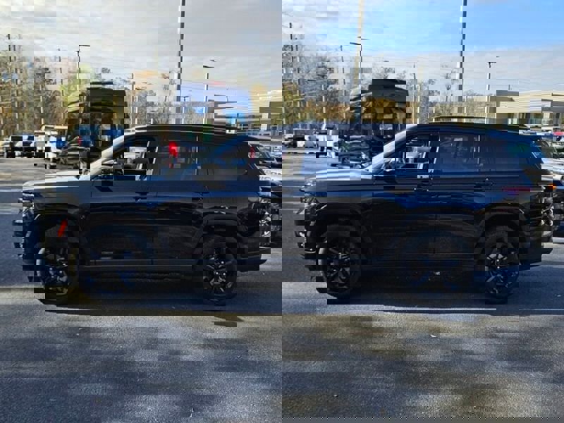 Used 2024 Jeep Grand Cherokee L Limited w/ Black Appearance Package image 5