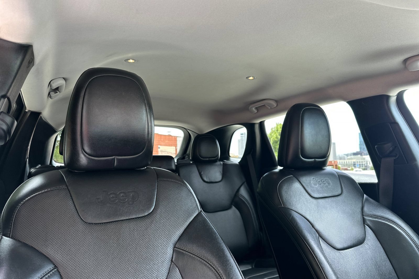 Used 2020 Jeep Cherokee Limited w/ Advanced Safety Group FWD image 20