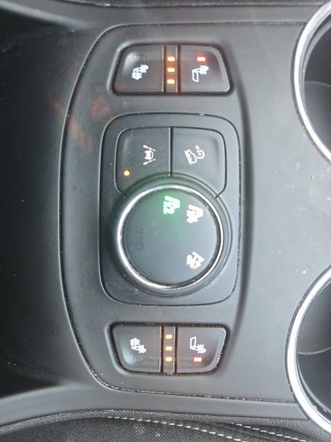 Used 2022 GMC Terrain SLE w/ Driver Convenience Package image 32