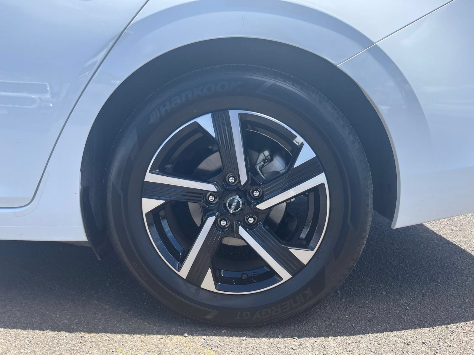 Used 2025 Nissan Sentra SV FWD image 25