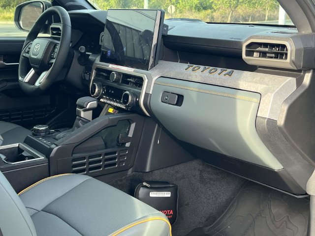 Used 2025 Toyota Tacoma 4x4 Double Cab Hybrid image 26