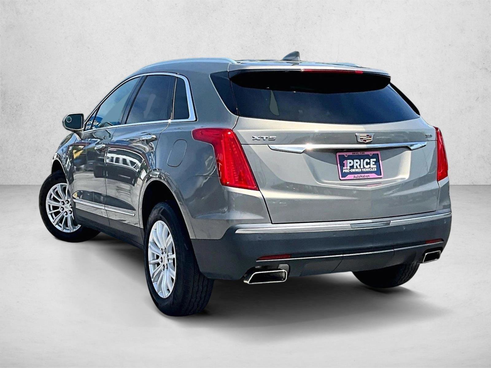 Used 2018 Cadillac XT5 FWD w/ LPO, Wheel Lock Package image 13