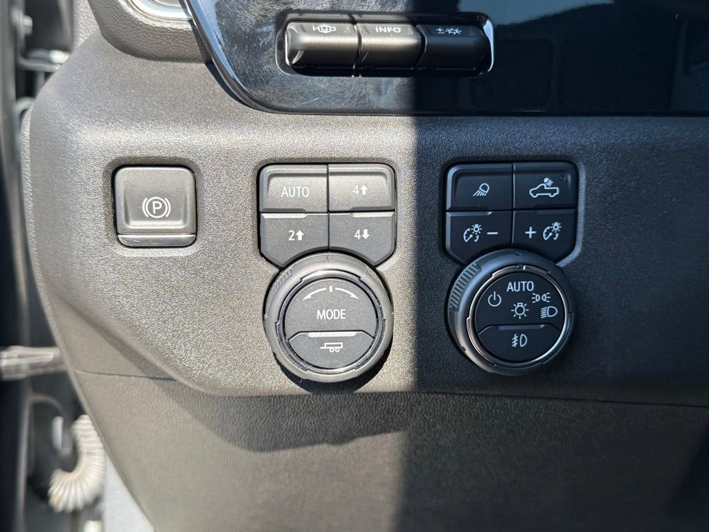 Used 2024 Chevrolet Silverado 2500 High Country w/ High Country Premium Package AWD/4WD image 33